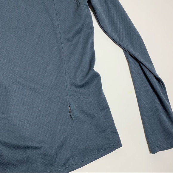Under Armour semi fitted base layer 3/4 zip top - Picture 5 of 8
